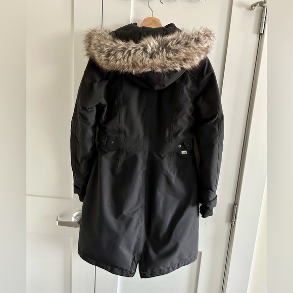 The North Face Woman Parka - Picture 2 of 11